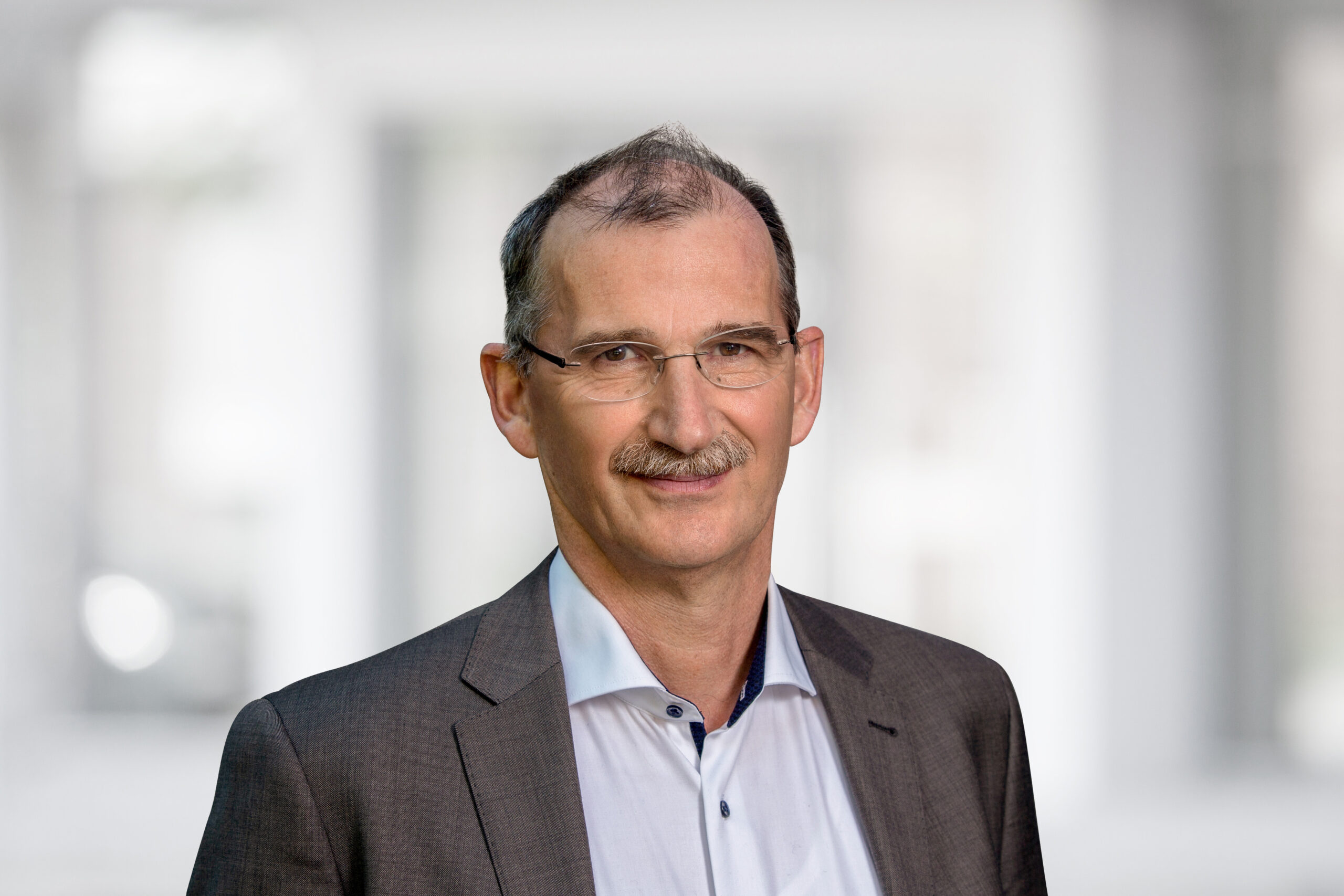 Dr. Johann Bizer